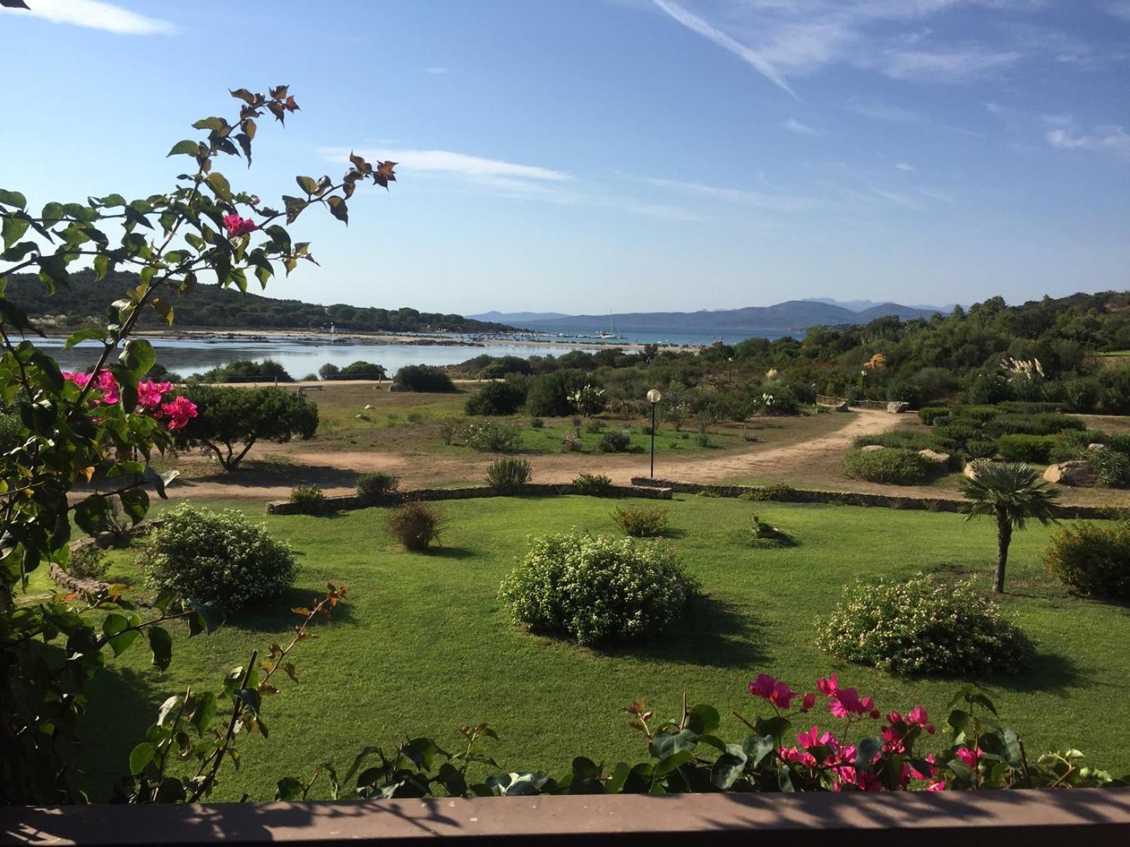 Residence Porto Coda Cavallo San Teodoro  Buitenkant foto