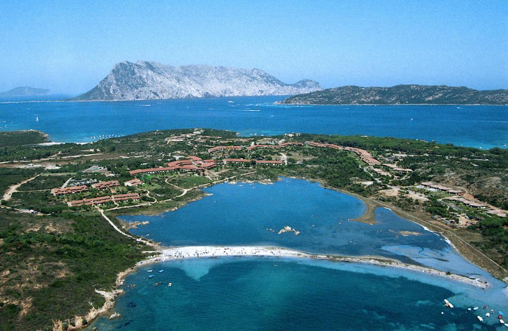 Residence Porto Coda Cavallo San Teodoro  Buitenkant foto