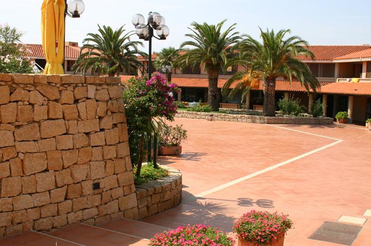 Residence Porto Coda Cavallo San Teodoro  Buitenkant foto