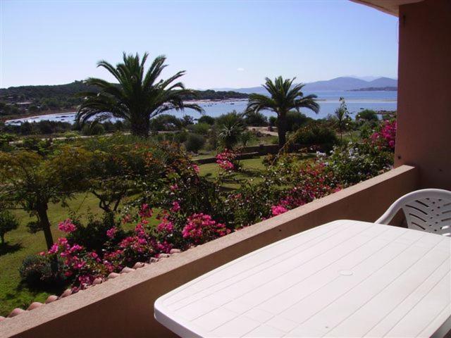 Residence Porto Coda Cavallo San Teodoro  Buitenkant foto